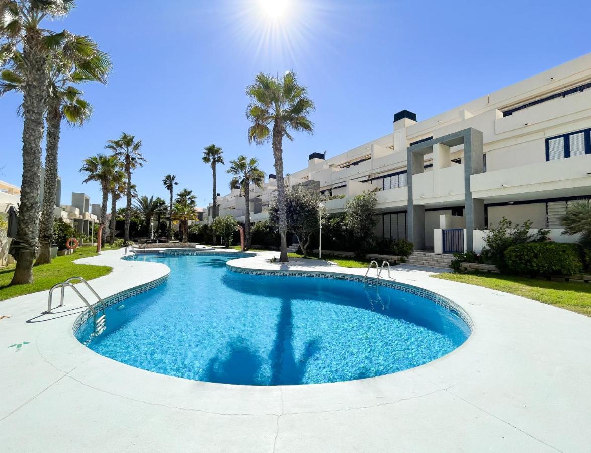 Breathtaking Apartment Torrevieja Zewnętrze zdjęcie